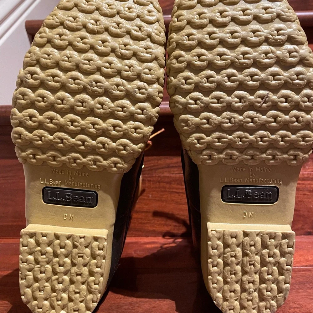 LL Bean Ladies waterproof duck boots - Picture 4 of 5
